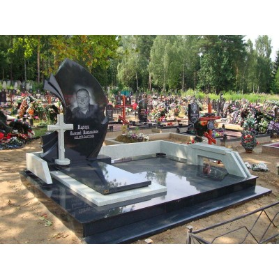 Натуральный гранит памятник крест