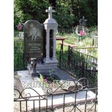 Памятник с часовней