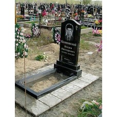 Памятник из черного гранита AM4302 Памятник из черного гранита AM4302