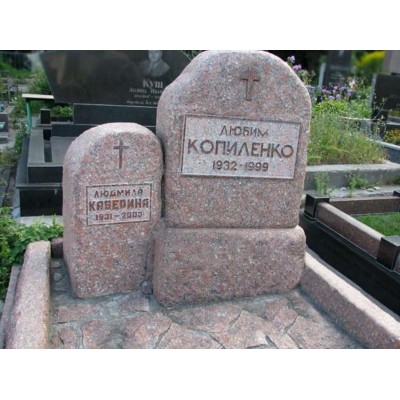 Вертикальные памятники Скала