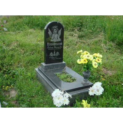 Памятник с гравировкой ангела