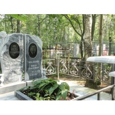 Двойной памятник из серого гранита Двойной памятник из серого гранита