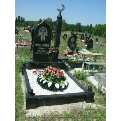 Памятник с столбом мусульманский