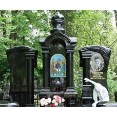 Семейный мемориал Часовня из черного гранита Семейный мемориал Часовня из черного гранита