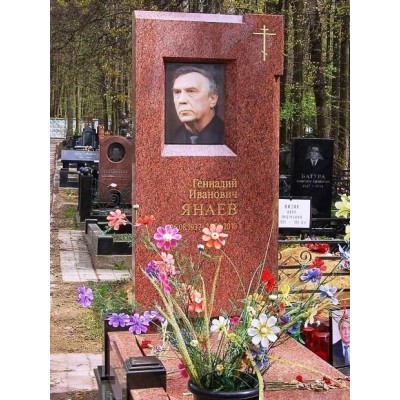 Оригинальный памятник для мужчины