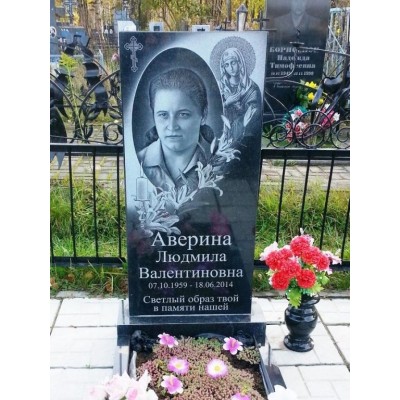 Прямоугольный памятник из гранита на могилу