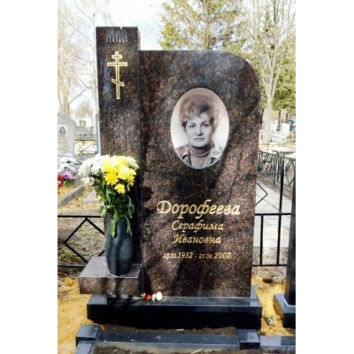 Памятник из коричневого дымовского гранита