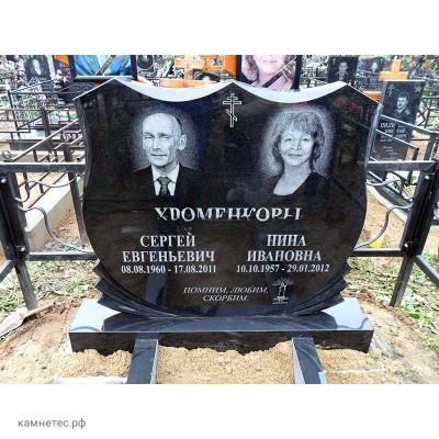 Семейный памятник из гранита в форме цветка
