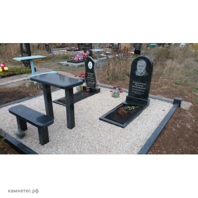 Памятник на двойное захоронение с лавочкой и столом