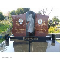 Двойной памятник с изображением Иисуса Христа Двойной памятник с изображением Иисуса Христа