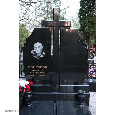 Кладбищенский памятник на двоих человек