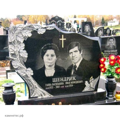 Двойной ритуальный памятник с веточкой винограда
