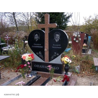 Семейный памятник на две могилы с красным крестом