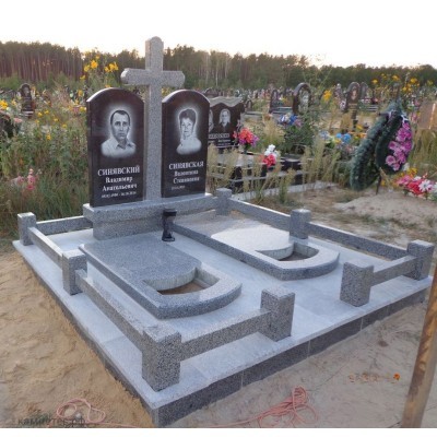 Двойной красивый памятник из серого и черного гранита