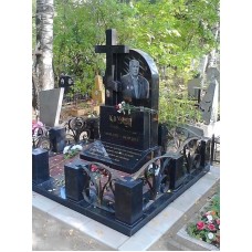 Красивый памятник из гранита для мужчины Красивый памятник из гранита для мужчины