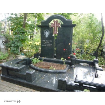 Эксклюзивный памятник из гранита летчику