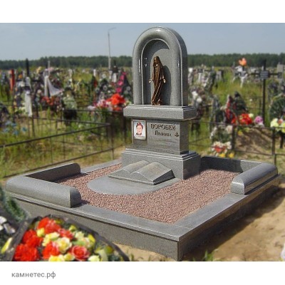 Эксклюзивный памятник в форме арки