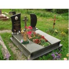 Эксклюзивный памятник c фигурным цветником Эксклюзивный памятник c фигурным цветником