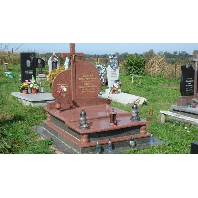 Эксклюзивный памятник из красного камня