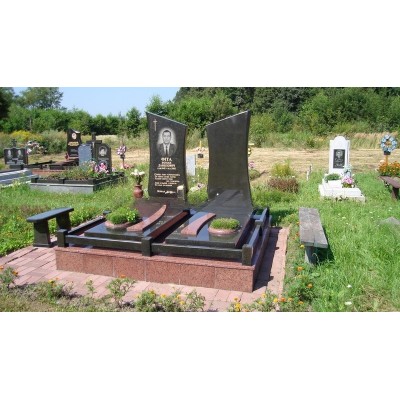 Двойной эксклюзивный памятник с маленьким цветочником