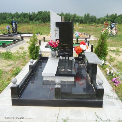 Эксклюзивный памятник из белого и черного камня