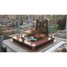 Эксклюзивный памятник с крестом посередине Эксклюзивный памятник с крестом посередине