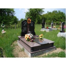 Ритуальный памятник с закрытым надгробием Ритуальный памятник с закрытым надгробием