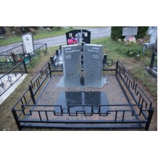 Эксклюзивный памятник облицованный брусчаткой Эксклюзивный памятник облицованный брусчаткой