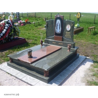 Эксклюзивный памятник с гравировкой Богородицы