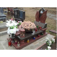 Эксклюзивный памятник с гранитными лепестками Эксклюзивный памятник с гранитными лепестками