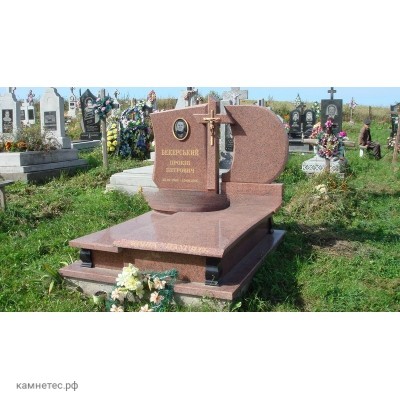 Эксклюзивный памятник из красного камня
