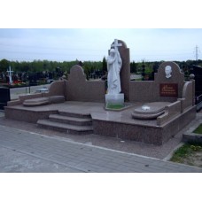 Элитный гранитный мемориал со скульптурой Элитный гранитный мемориал со скульптурой