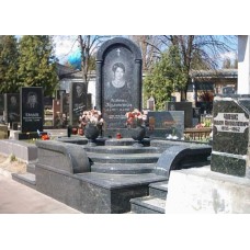 Женский элитный памятник с высоким постаментом Женский элитный памятник с высоким постаментом