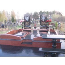 Элитный памятник на двоих с фигурной оградкой Элитный памятник на двоих с фигурной оградкой