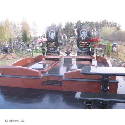 Элитный памятник на двоих с фигурной оградкой