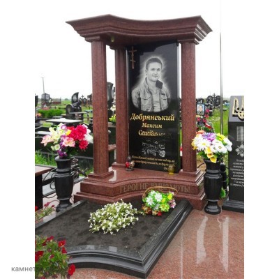 Элитный памятник на могилу молодому парню