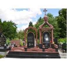 Элитный мемориальный памятник из красного гранита Элитный мемориальный памятник из красного гранита