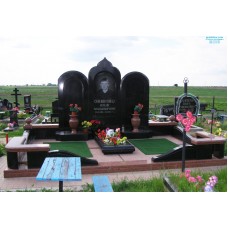 Элитный памятник на троих человек Элитный памятник на троих человек
