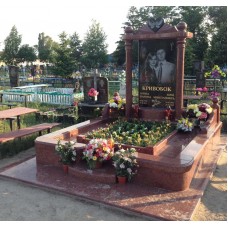 Элитный памятник молодой семейной паре Элитный памятник молодой семейной паре