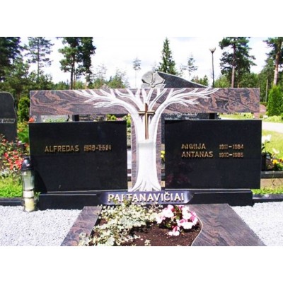 Памятник в европейском стиле в виде дерева