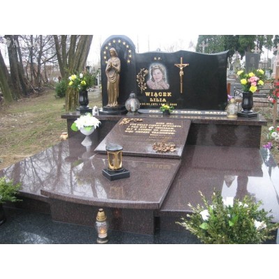 Семейный памятник в европейском стиле