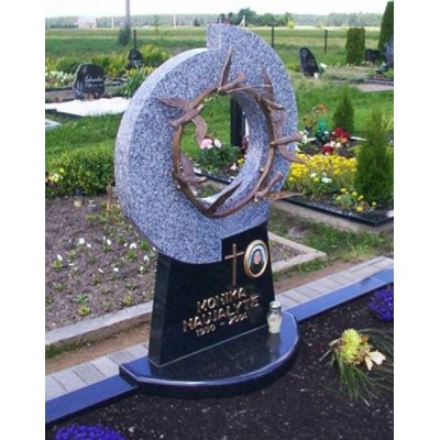 Европейский памятник в форме круга