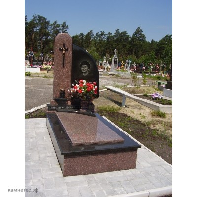 Памятник вертикальный v156