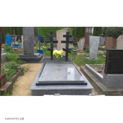 Памятник с крестом на двойное захоронение