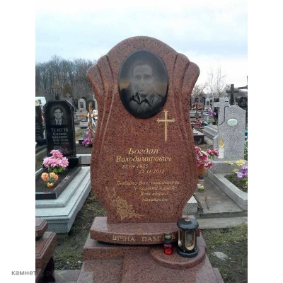 Фигурный памятник f64