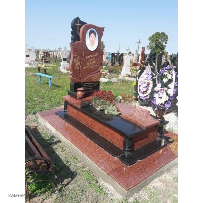 Фигурный памятник f68