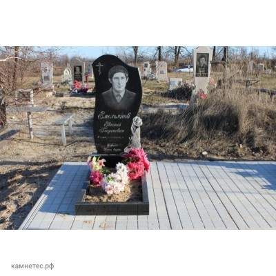 Фигурный памятник f83