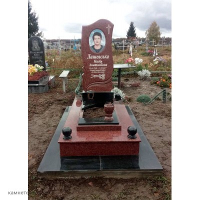 Фигурный памятник f100