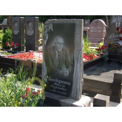 Памятник вертикальный v113