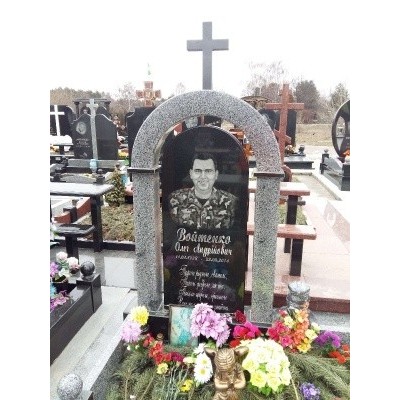 Памятник вертикальный v57